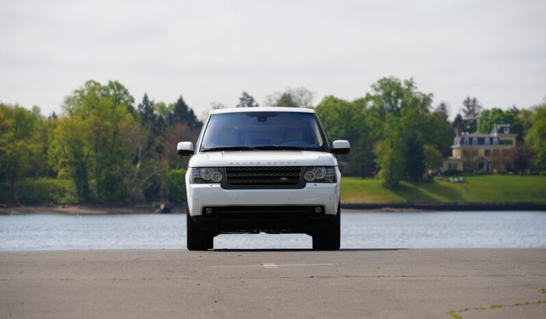 								2011 Land Rover Range Rover HSE Luxury full									