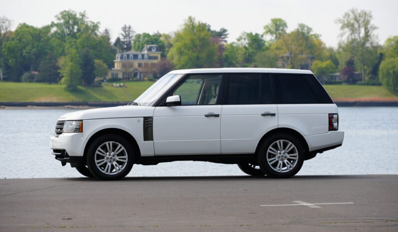 								2011 Land Rover Range Rover HSE Luxury full									