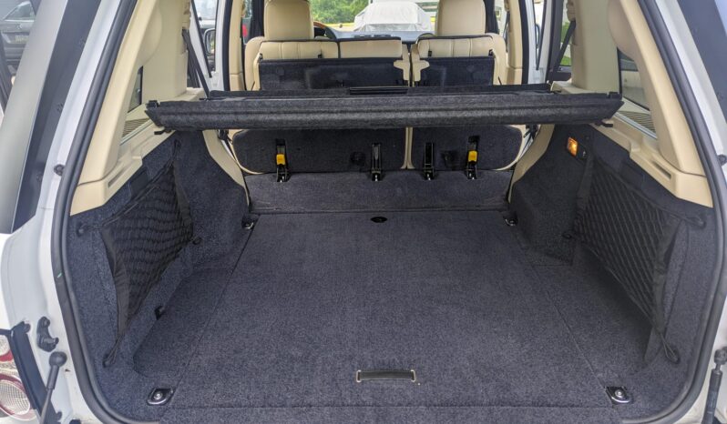 								2011 Land Rover Range Rover HSE Luxury full									