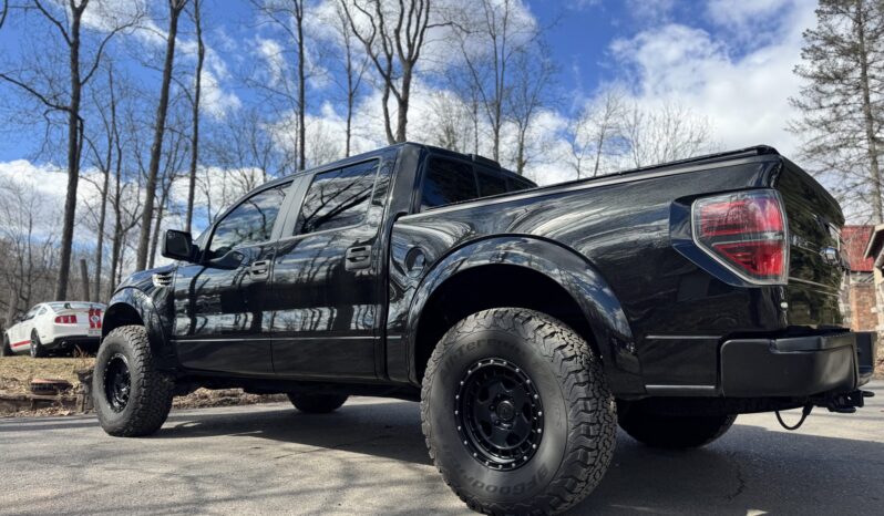 								2012 Ford F-150 SVT Raptor SuperCrew full									