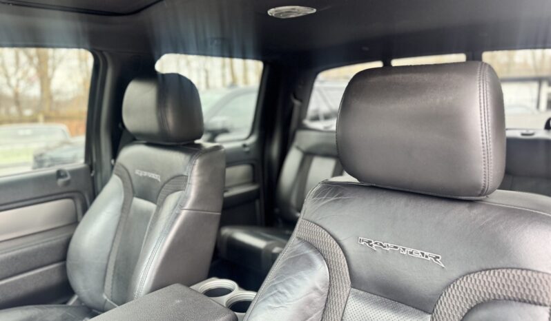 								2012 Ford F-150 SVT Raptor SuperCrew full									