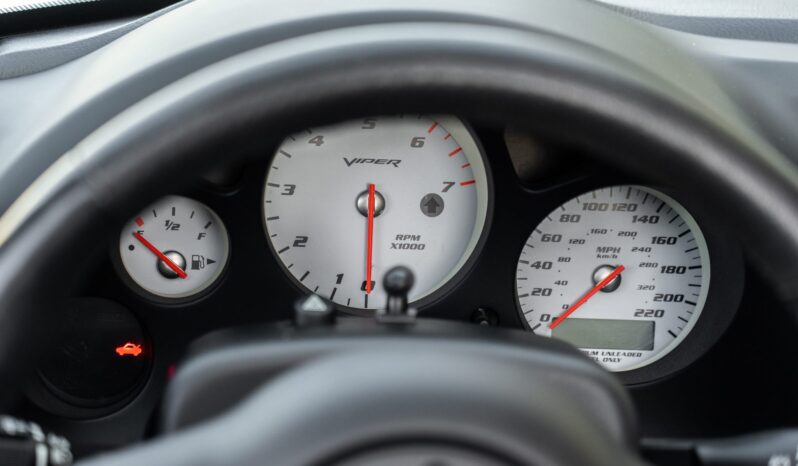 								2004 Dodge Viper SRT-10 Roadster full									