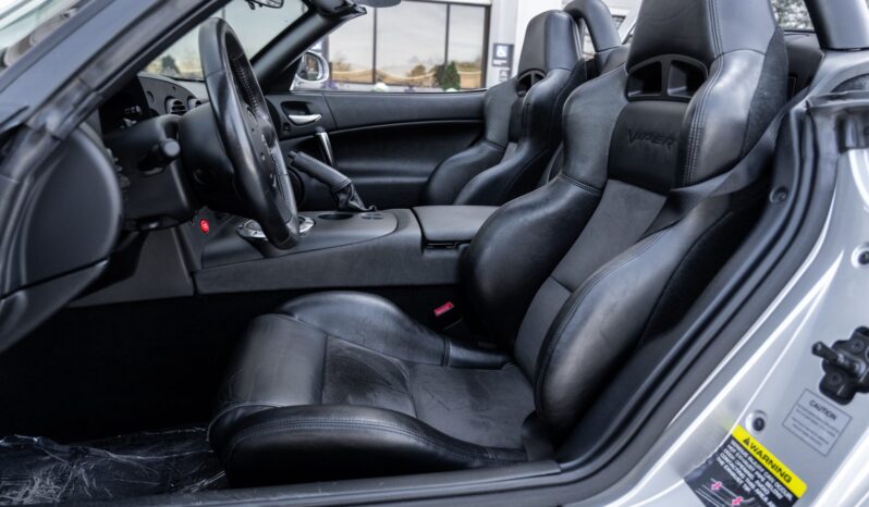 								2004 Dodge Viper SRT-10 Roadster full									