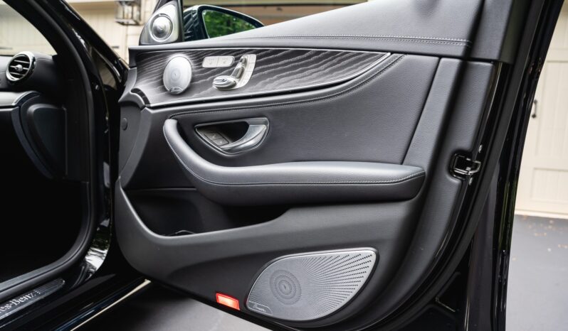 								2018 Mercedes-Benz E400 4MATIC Sedan full									