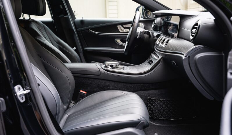 								2018 Mercedes-Benz E400 4MATIC Sedan full									