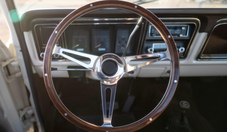 								1975 Ford F-250 Highboy 4×4 full									