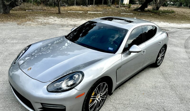 								2016 Porsche Panamera GTS full									