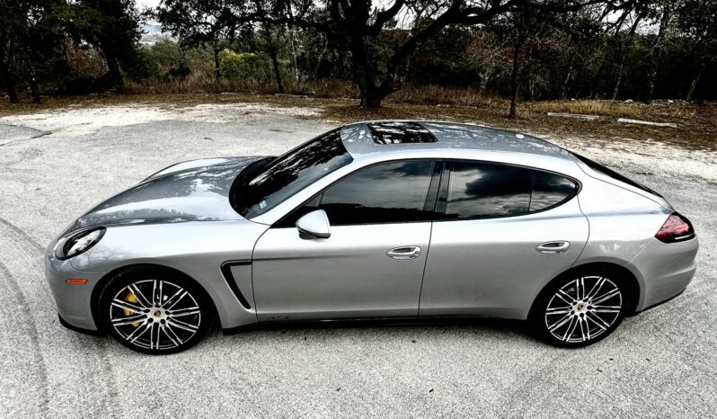 								2016 Porsche Panamera GTS full									