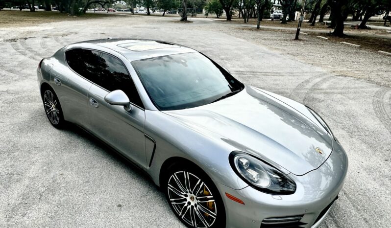 								2016 Porsche Panamera GTS full									