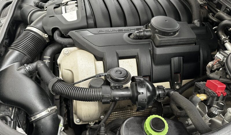 								2016 Porsche Panamera GTS full									