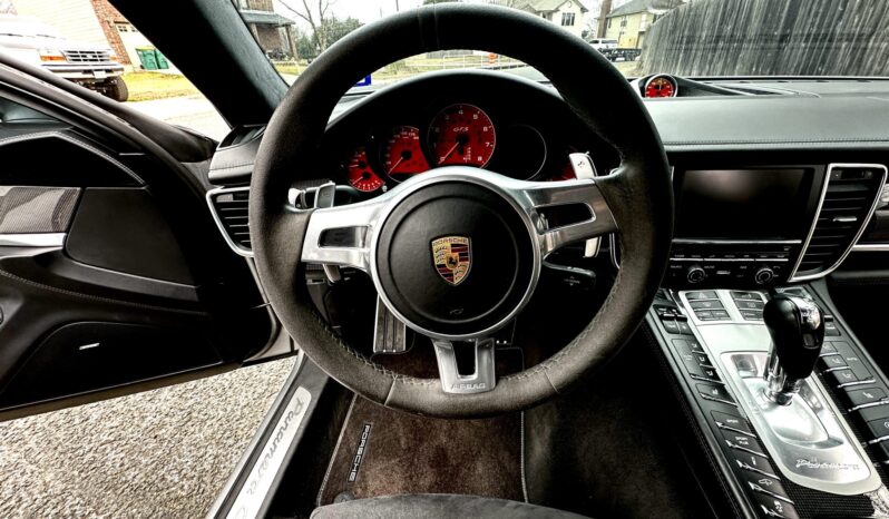 								2016 Porsche Panamera GTS full									