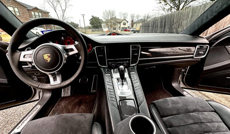 								2016 Porsche Panamera GTS full									