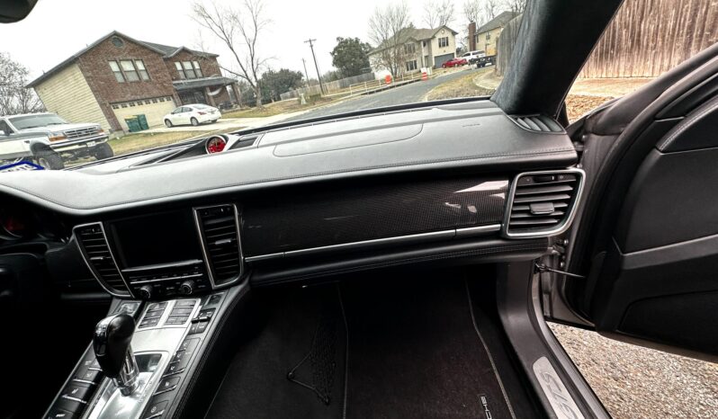 								2016 Porsche Panamera GTS full									