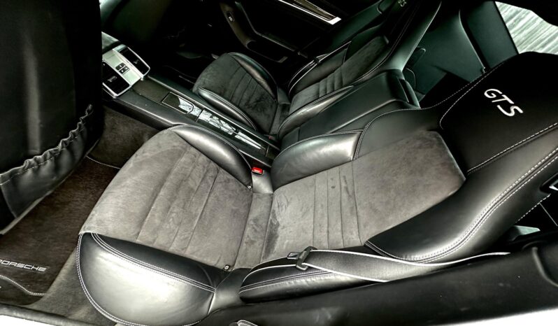 								2016 Porsche Panamera GTS full									