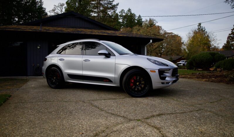 								2017 Porsche Macan GTS full									