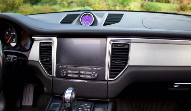 								2017 Porsche Macan GTS full									