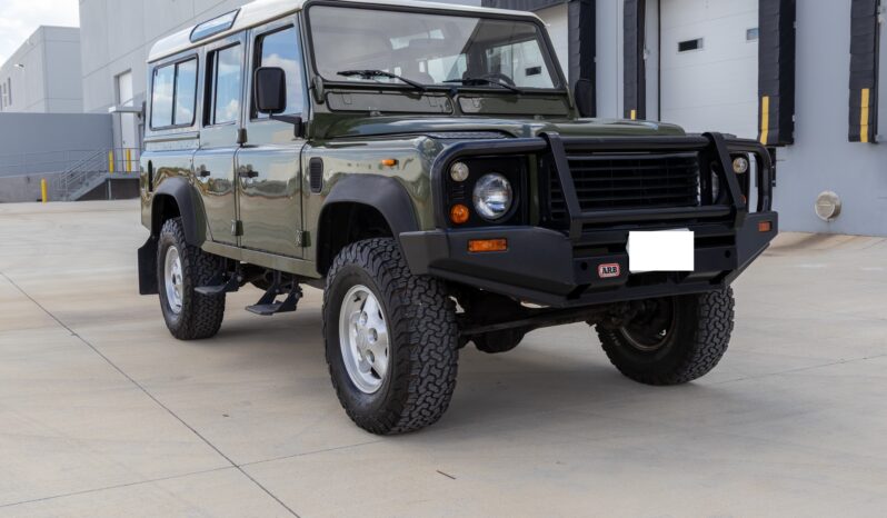 								2001 Land Rover Defender 110 full									