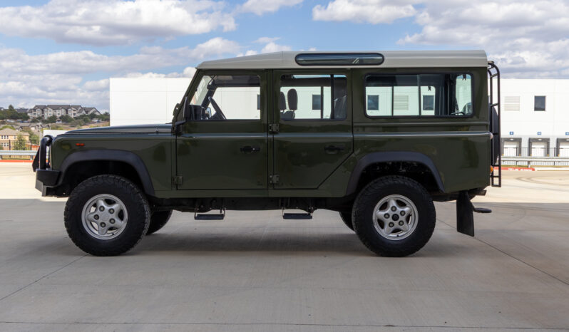 								2001 Land Rover Defender 110 full									
