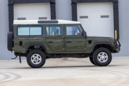 										2001 Land Rover Defender 110 full									