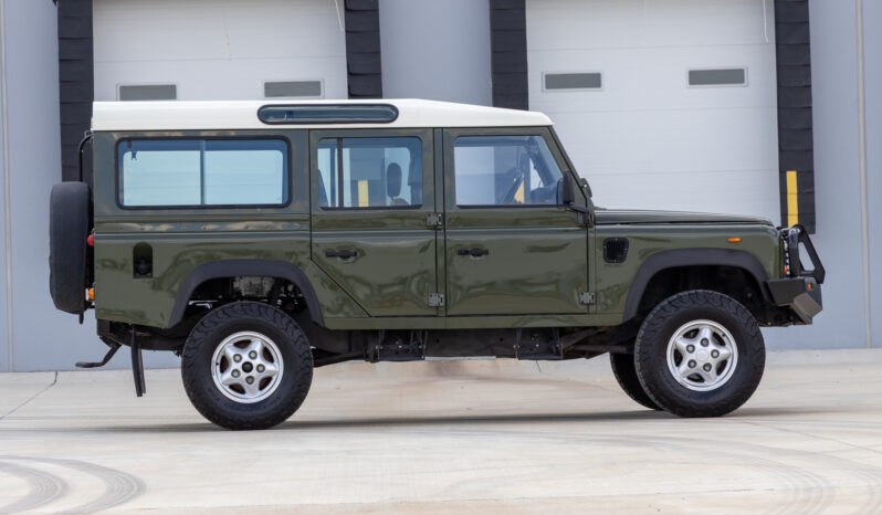 								2001 Land Rover Defender 110 full									