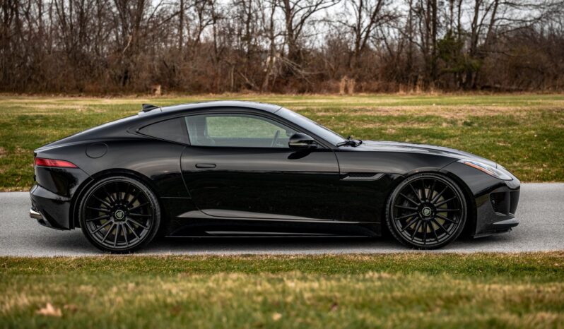 								2016 Jaguar F-Type R Coupe AWD full									