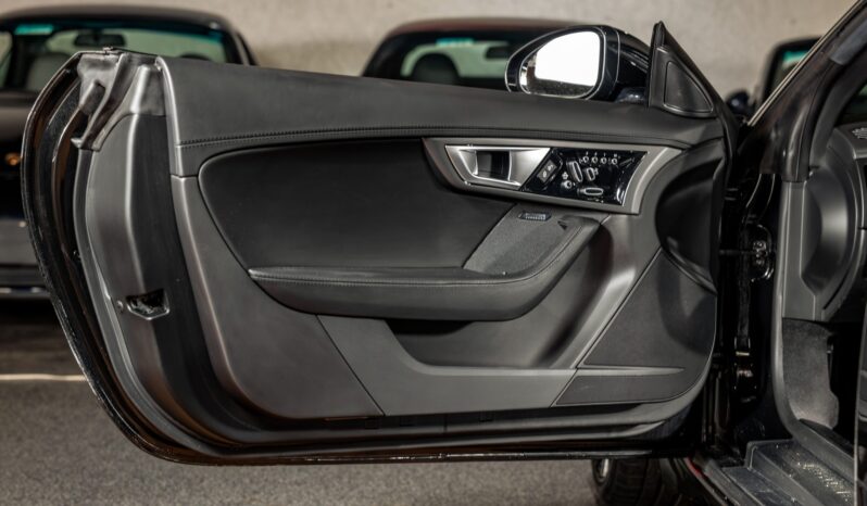 								2016 Jaguar F-Type R Coupe AWD full									