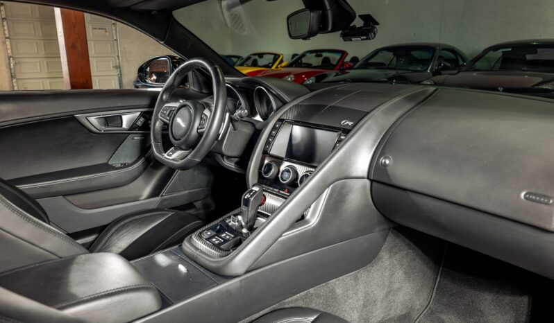 								2016 Jaguar F-Type R Coupe AWD full									