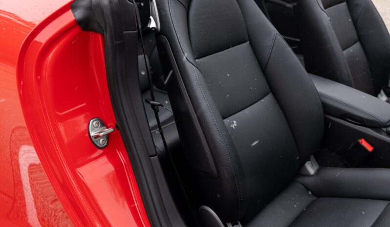 								2018 Porsche 911 Carrera 4 Cabriolet full									