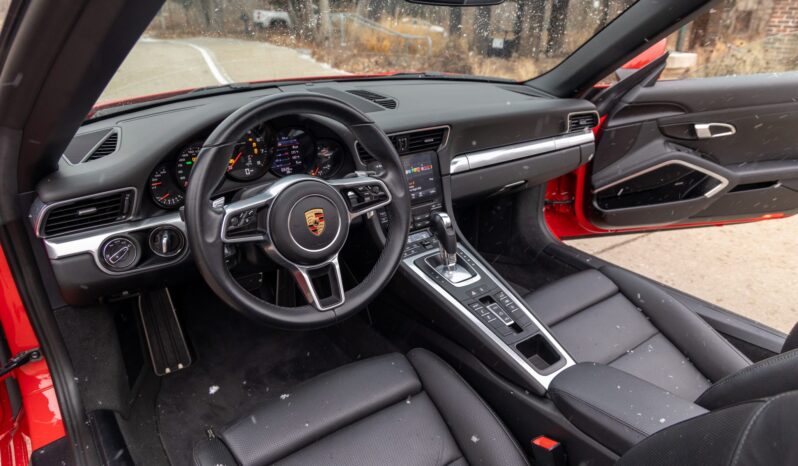 								2018 Porsche 911 Carrera 4 Cabriolet full									
