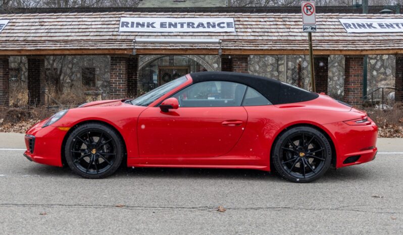 								2018 Porsche 911 Carrera 4 Cabriolet full									