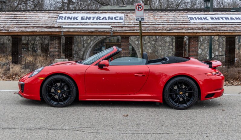 								2018 Porsche 911 Carrera 4 Cabriolet full									