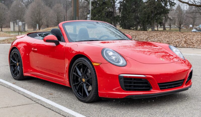 								2018 Porsche 911 Carrera 4 Cabriolet full									