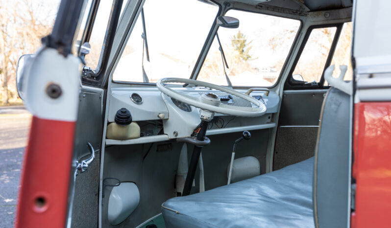 								1962 Volkswagen Bus Deluxe full									