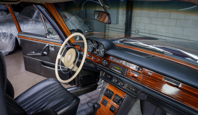 								1970 Mercedes-Benz 300SEL 6.3 full									