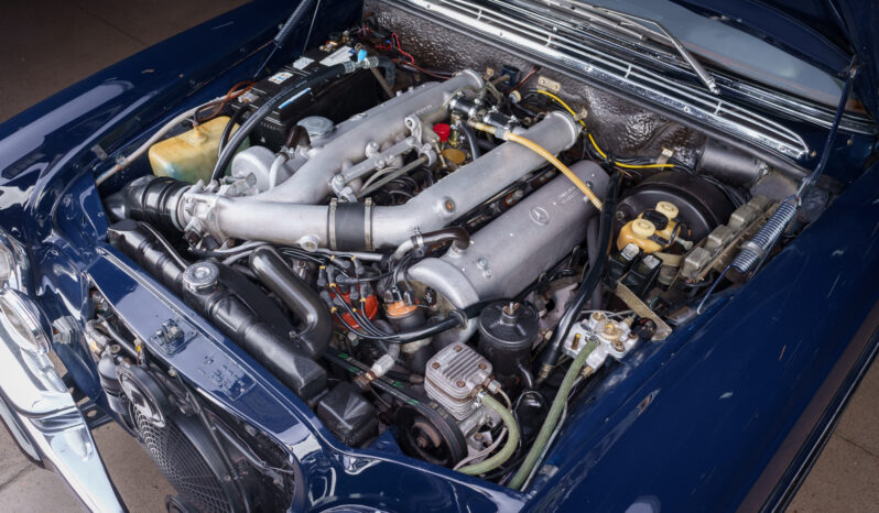 								1970 Mercedes-Benz 300SEL 6.3 full									