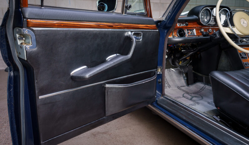 								1970 Mercedes-Benz 300SEL 6.3 full									