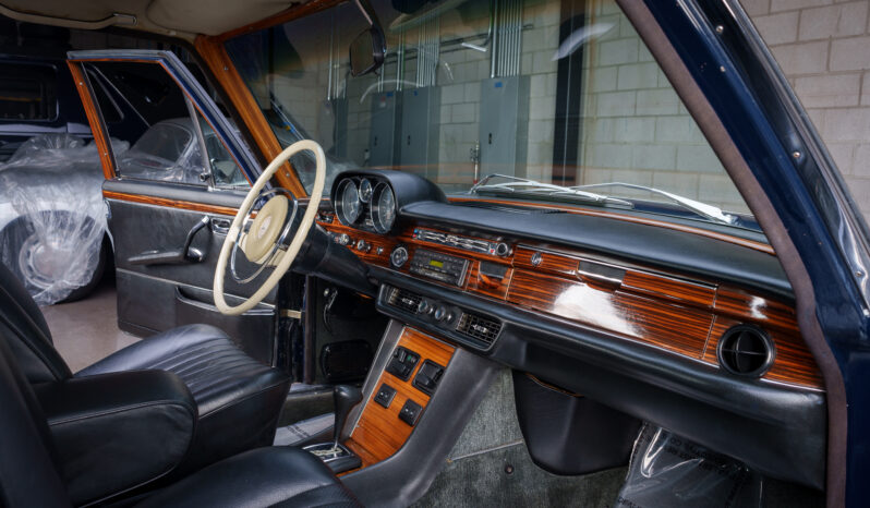 								1970 Mercedes-Benz 300SEL 6.3 full									