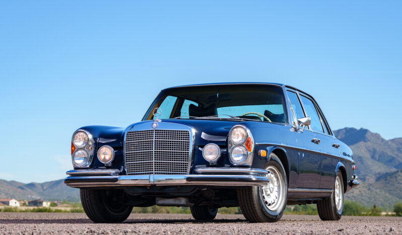 								1970 Mercedes-Benz 300SEL 6.3 full									