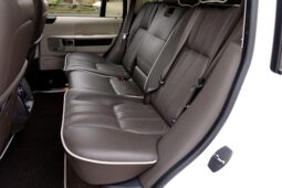 										2011 Land Rover Range Rover HSE Luxury full									