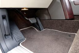 										2011 Land Rover Range Rover HSE Luxury full									