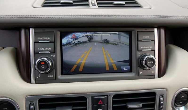 								2011 Land Rover Range Rover HSE Luxury full									