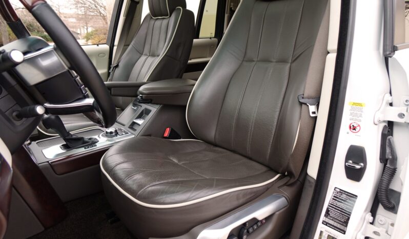 								2011 Land Rover Range Rover HSE Luxury full									