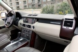 										2011 Land Rover Range Rover HSE Luxury full									