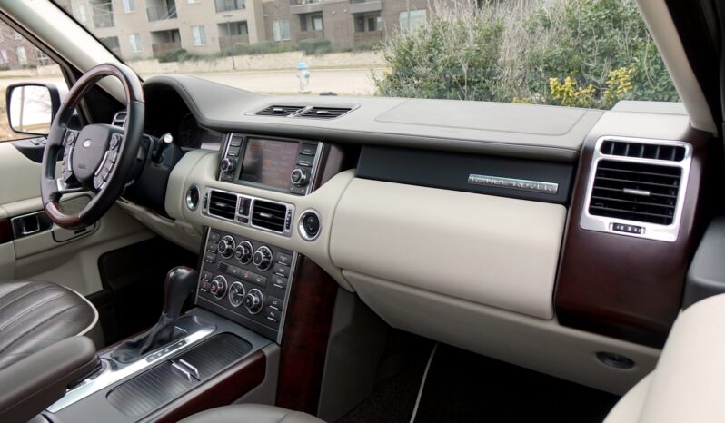 								2011 Land Rover Range Rover HSE Luxury full									