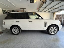 										2011 Land Rover Range Rover HSE Luxury full									