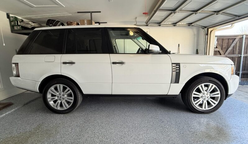 								2011 Land Rover Range Rover HSE Luxury full									