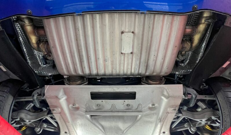 								2015 Aston Martin DB9 Carbon Edition full									