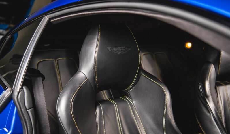 								2015 Aston Martin DB9 Carbon Edition full									