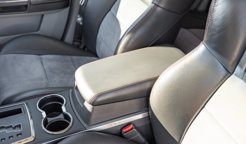 								2008 Dodge Magnum SRT8 full									