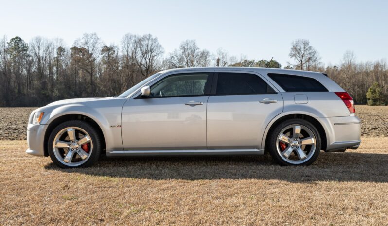 								2008 Dodge Magnum SRT8 full									